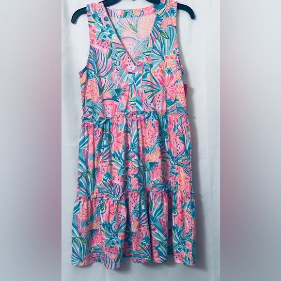 Lilly Pulitzer Dresses & Skirts - Lilly Pulitzer Tropical Punch V-Neck Note: it has a tear which is really easy to
